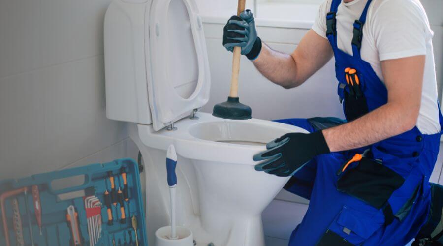 Expert burst pipe repair services in Giddings, TX